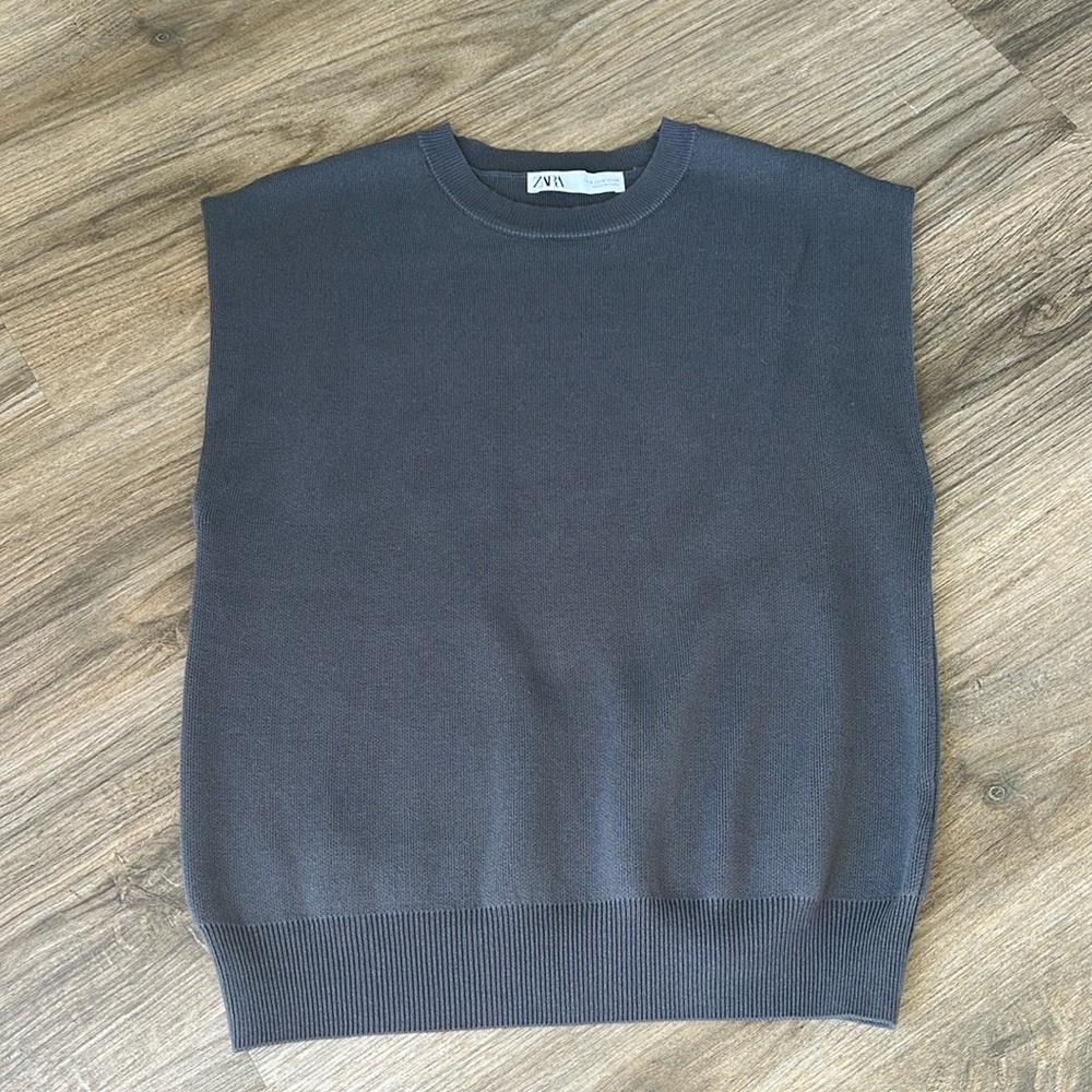 ✨ Zara sweater vest ✨